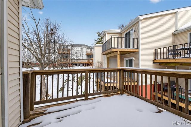 9117 N Swan Circle, St Louis, MO 63144