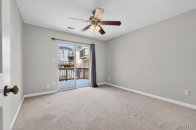 9117 N Swan Circle, St Louis, MO 63144