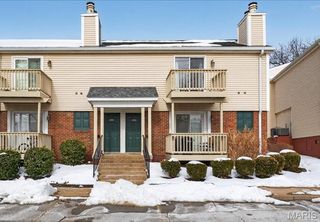 9117 N Swan Circle, St Louis, MO 63144