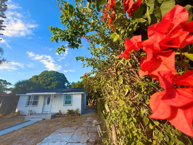 1093 Highview Road, Lantana, FL 33462