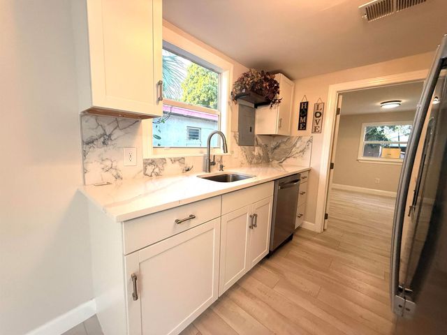 1093 Highview Road, Lantana, FL 33462