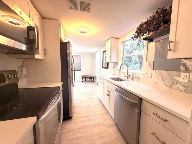 1093 Highview Road, Lantana, FL 33462