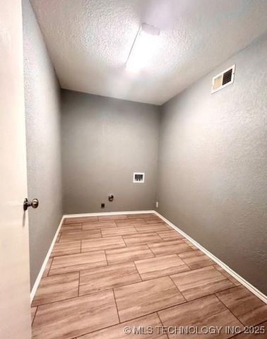 711 N SW, Ardmore, OK 73401