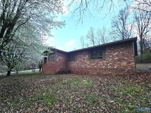 302 Jo Cyn Drive, Glencoe, AL 35905