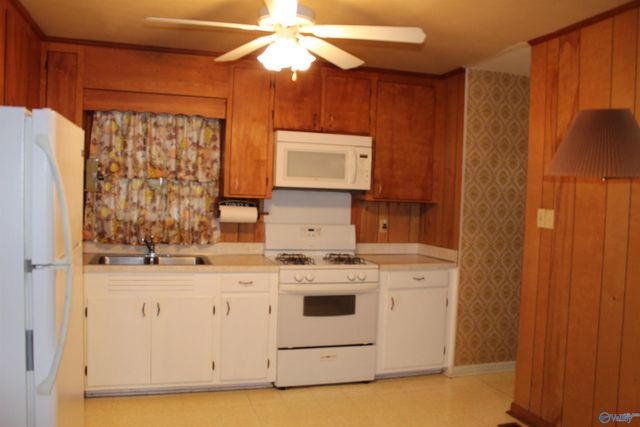 302 Jo Cyn Drive, Glencoe, AL 35905