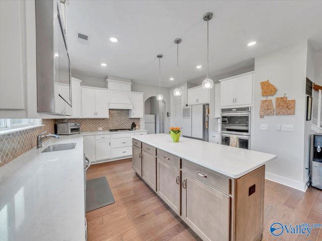 24559 Beacon Circle, Athens, AL 35613