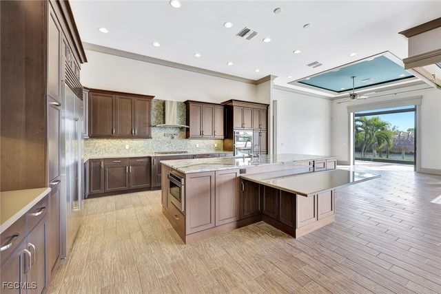 5817 Harbour CIR, Cape Coral, FL 33914