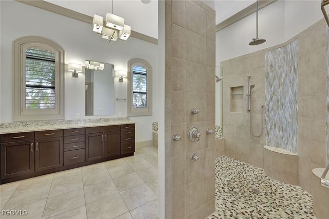 5817 Harbour CIR, Cape Coral, FL 33914