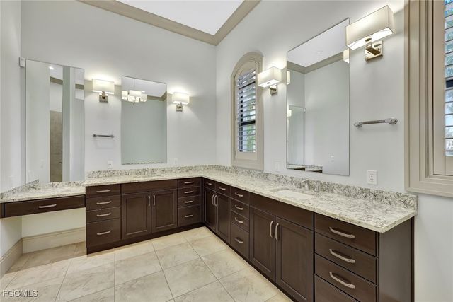 5817 Harbour CIR, Cape Coral, FL 33914