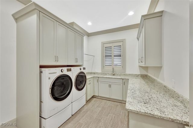 5817 Harbour CIR, Cape Coral, FL 33914