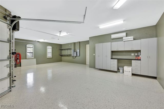 5817 Harbour CIR, Cape Coral, FL 33914