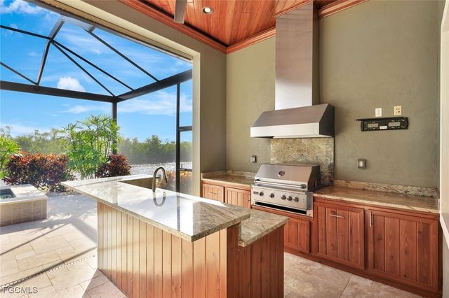 5817 Harbour CIR, Cape Coral, FL 33914