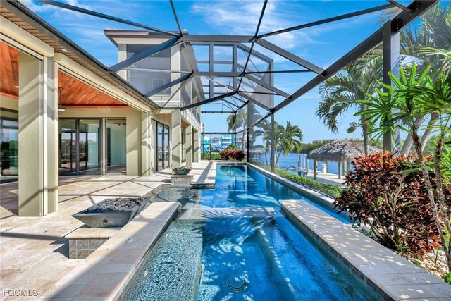 5817 Harbour CIR, Cape Coral, FL 33914