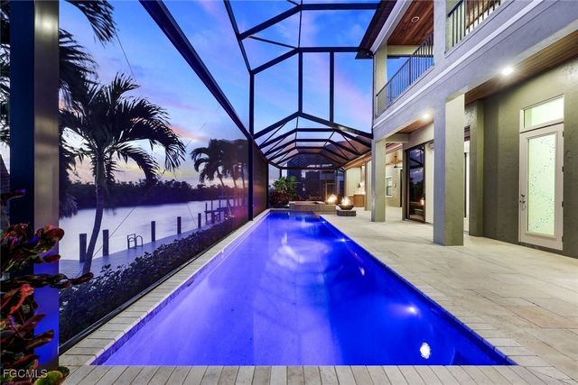 5817 Harbour CIR, Cape Coral, FL 33914