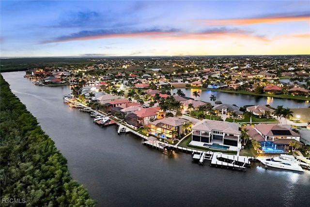 5817 Harbour CIR, Cape Coral, FL 33914