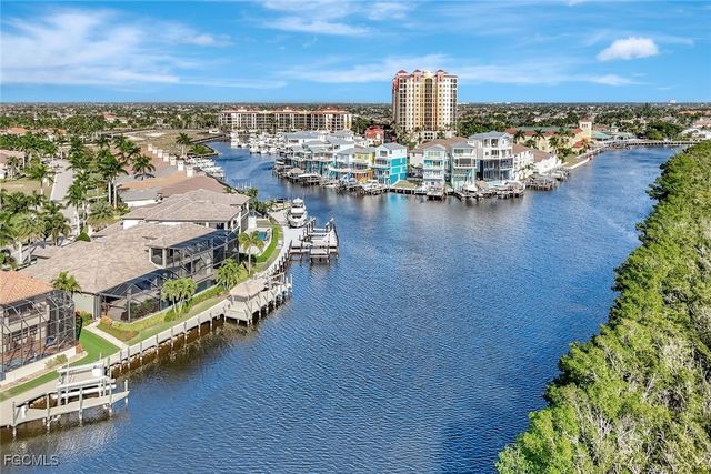 5817 Harbour CIR, Cape Coral, FL 33914