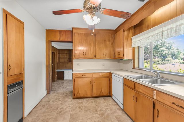 1024 Lepley Road, Hanahan, SC 29410