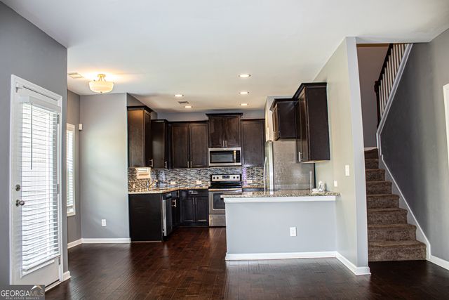 7789 Village Pass, Fairburn, GA 30213