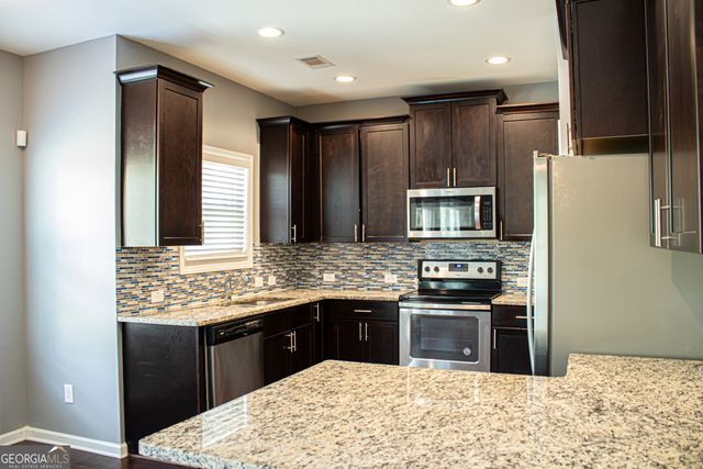 7789 Village Pass, Fairburn, GA 30213