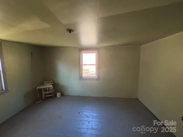 520 Renfro Road, Green Mountain, NC 28740