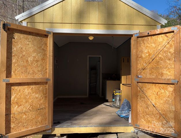 520 Renfro Road, Green Mountain, NC 28740