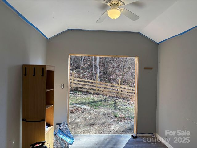 520 Renfro Road, Green Mountain, NC 28740