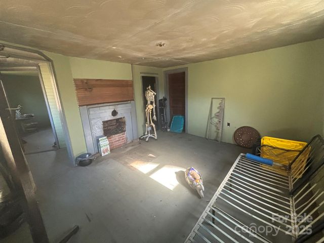 520 Renfro Road, Green Mountain, NC 28740