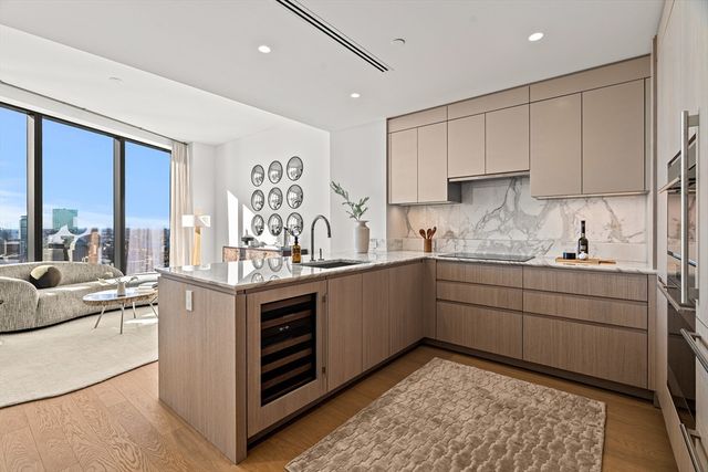 682 Atlantic Ave 40B, Boston, MA 02111