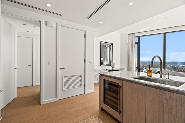 682 Atlantic Ave 40B, Boston, MA 02111