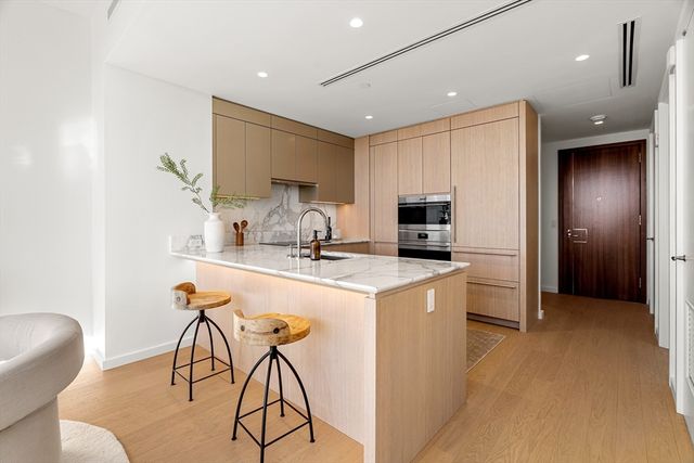 682 Atlantic Ave 40B, Boston, MA 02111