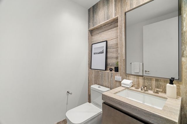 682 Atlantic Ave 40B, Boston, MA 02111