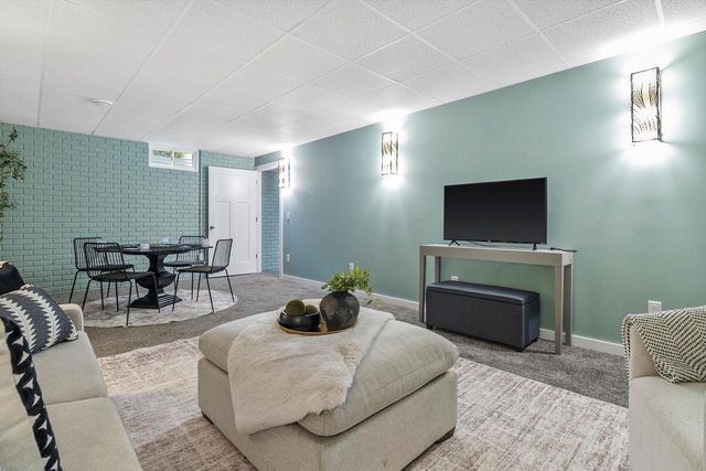 35077 Yahara DRIVE, Summit, WI 53066