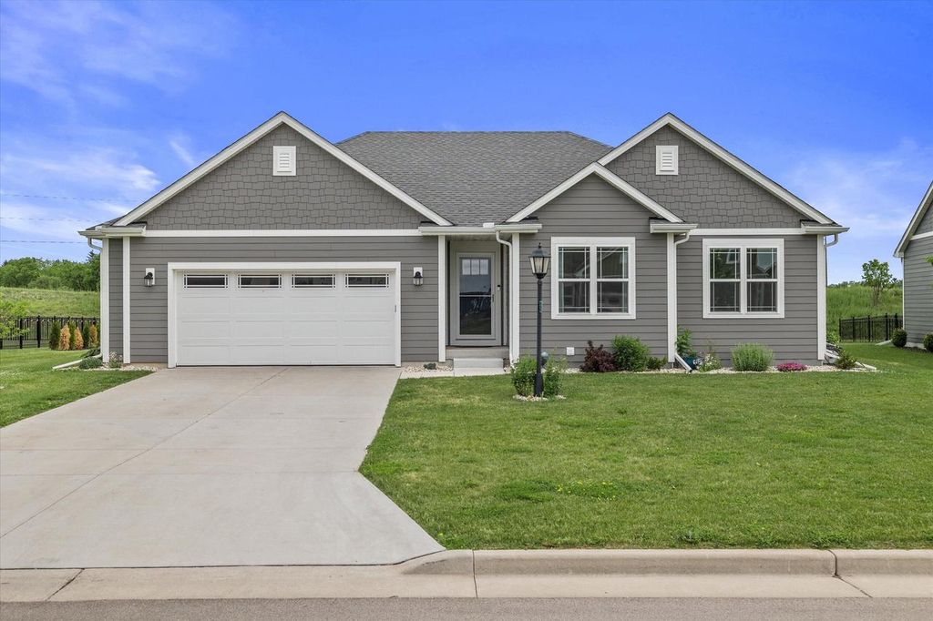 35077 Yahara DRIVE, Summit, WI 53066