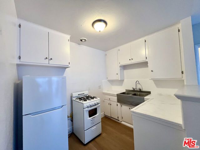 7014 S Western Avenue 2, Los Angeles, CA 90047