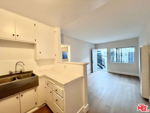 7014 S Western Avenue 2, Los Angeles, CA 90047
