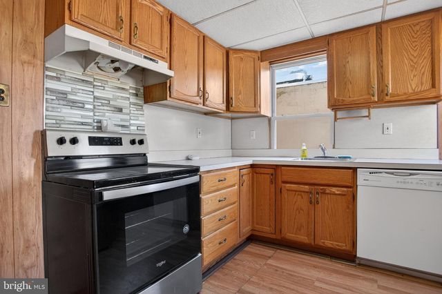 637 CHESTER PIKE, Prospect Park, PA 19076