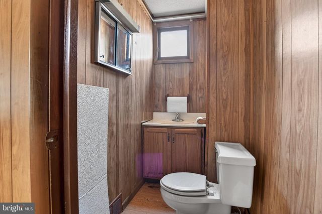 637 CHESTER PIKE, Prospect Park, PA 19076