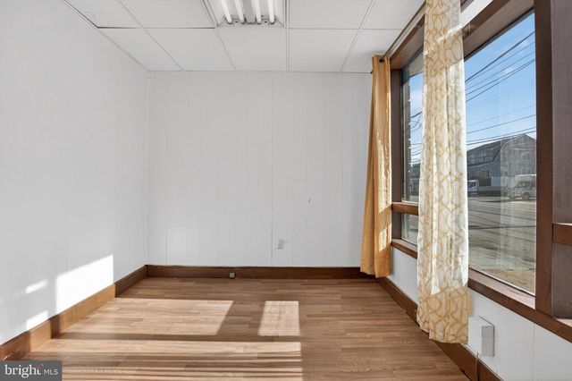 637 CHESTER PIKE, Prospect Park, PA 19076