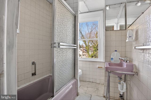 637 CHESTER PIKE, Prospect Park, PA 19076