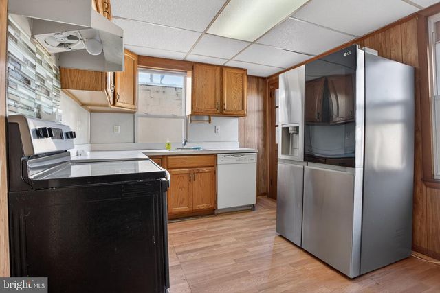 637 CHESTER PIKE, Prospect Park, PA 19076