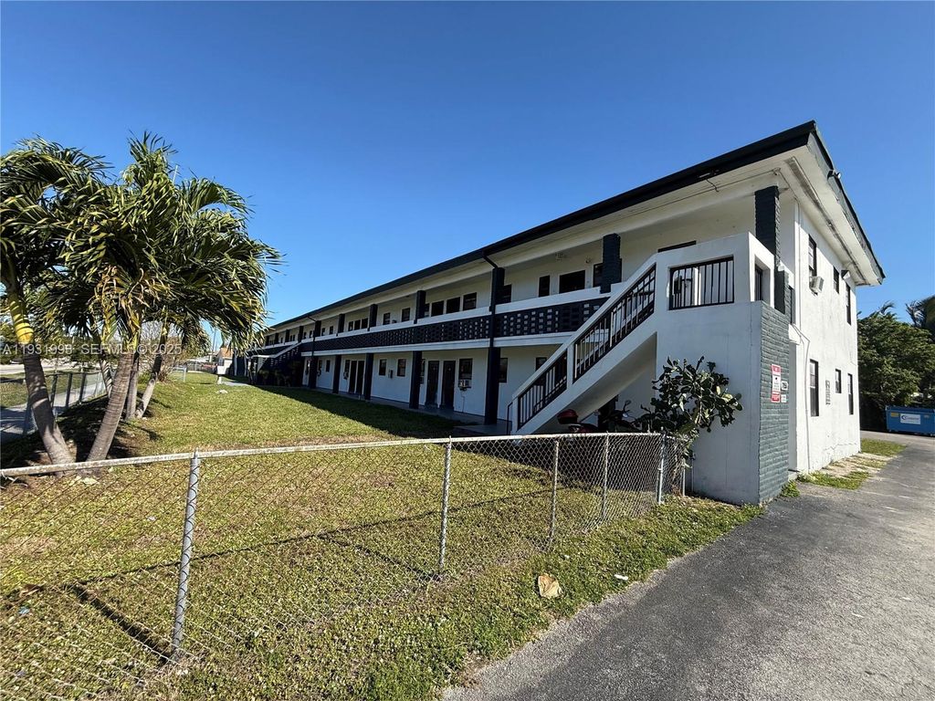 7155 NW 17th Ave 22, Miami, FL 33147