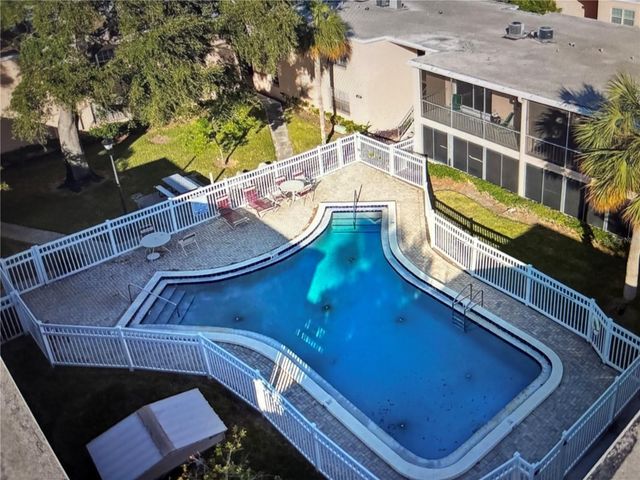 4702 MICHAEL COURT 137, Tampa, FL 33614