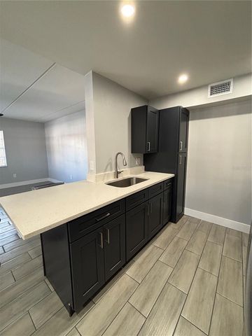 4702 MICHAEL COURT 137, Tampa, FL 33614