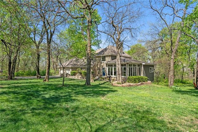 26208 S Southwood Road, Harrisonville, MO 64701