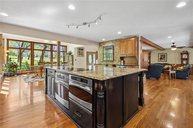 26208 S Southwood Road, Harrisonville, MO 64701