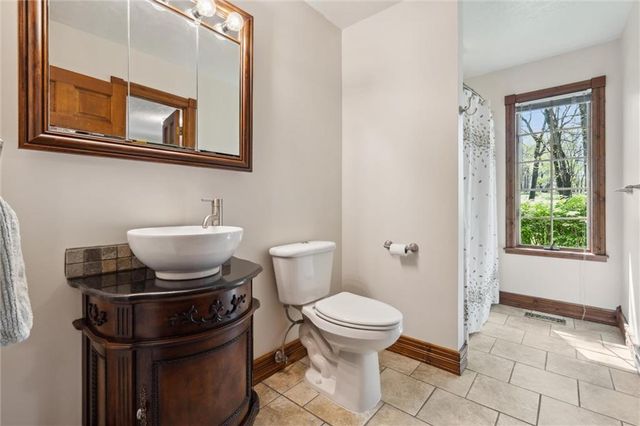 26208 S Southwood Road, Harrisonville, MO 64701