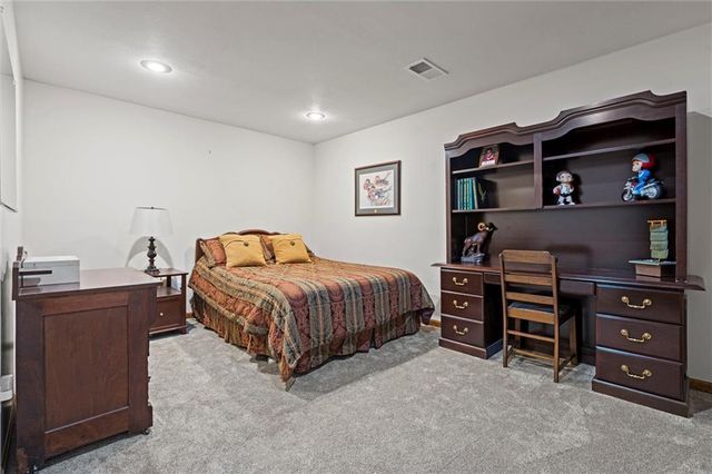 26208 S Southwood Road, Harrisonville, MO 64701