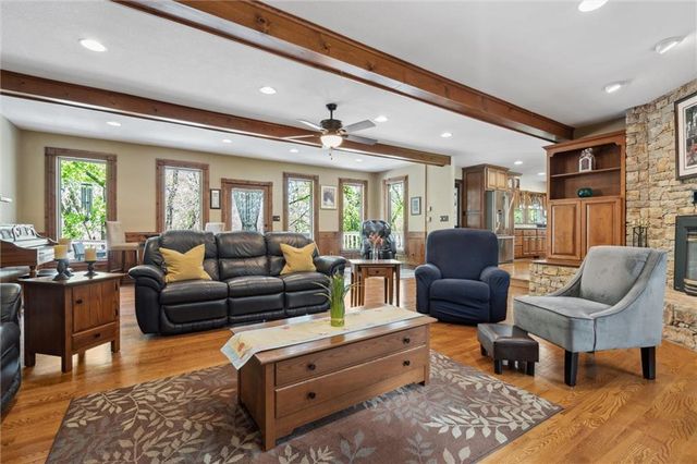 26208 S Southwood Road, Harrisonville, MO 64701