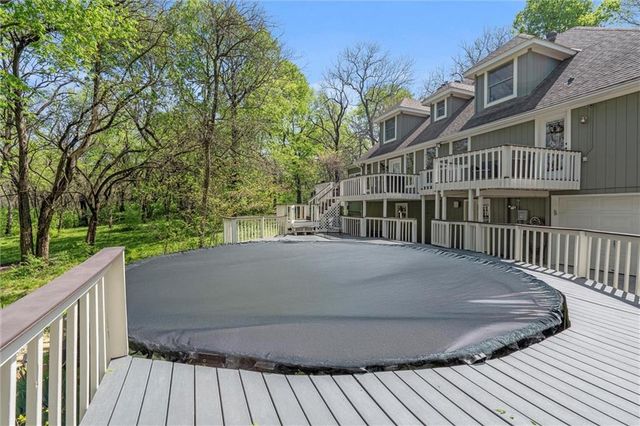 26208 S Southwood Road, Harrisonville, MO 64701