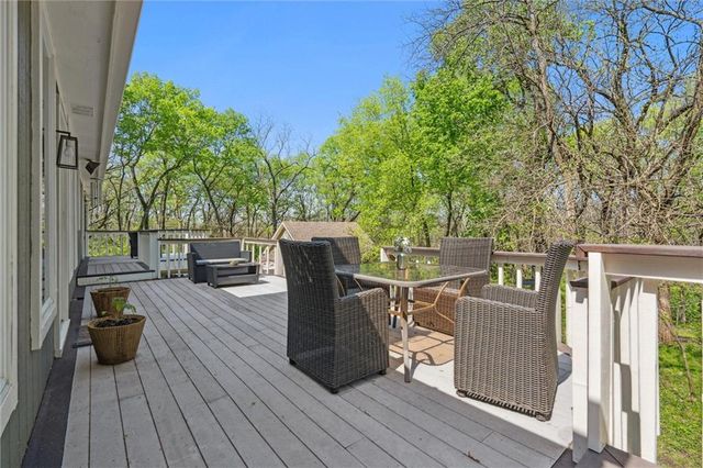 26208 S Southwood Road, Harrisonville, MO 64701